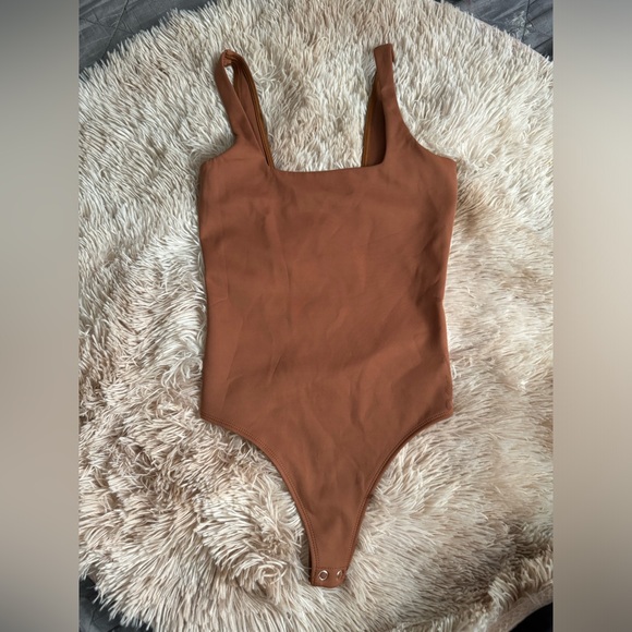 Good American Tops - Good American body suit